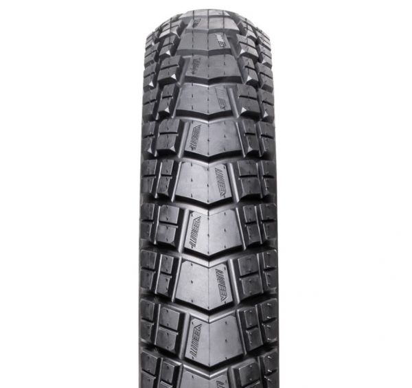 20 x 4.0 E-Hunstman Tyre